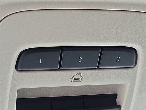 Used 2023 Buick Envision Avenir image 27