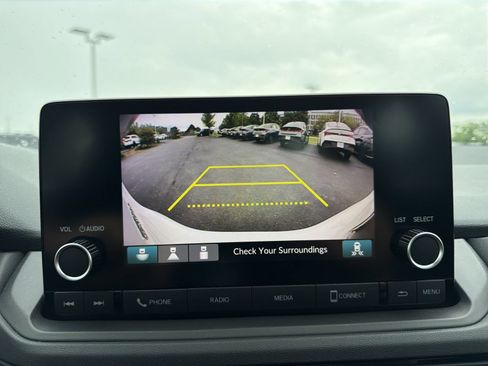 Used 2025 Honda Accord SE image 18