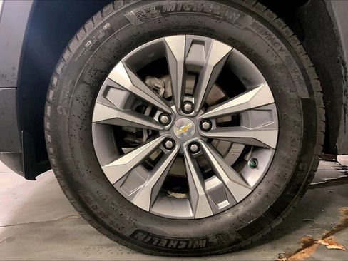 Used 2025 Chevrolet Equinox LT image 9