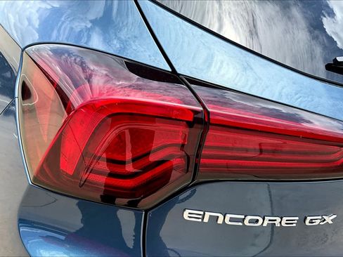 Used 2025 Buick Encore GX Sport Touring w/ Advanced Technology Package image 14