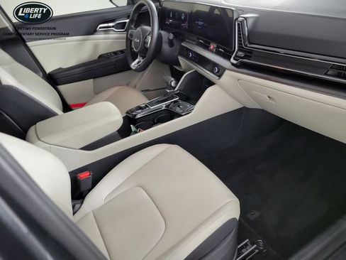 Used 2024 Kia Sportage EX image 19