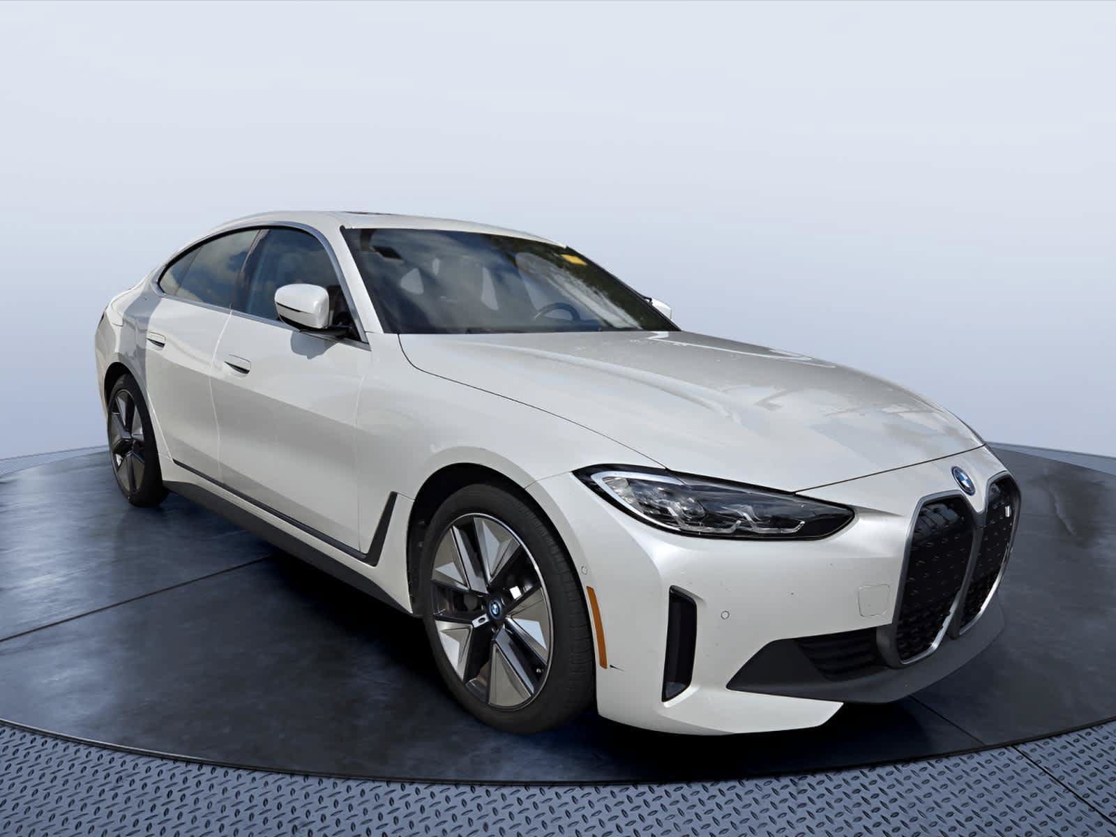 Used 2024 BMW i4 eDrive35 w/ Premium Package RWD image 2