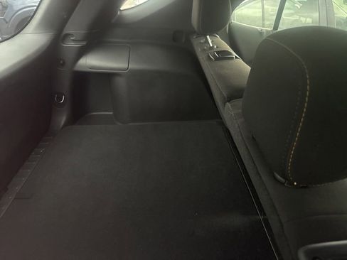 Used 2024 Chevrolet Equinox LT w/ Driver Convenience Package FWD image 8
