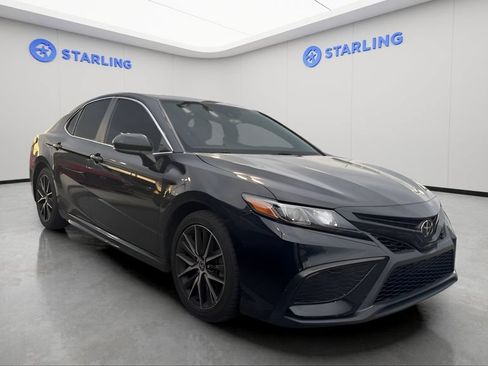 Used 2021 Toyota Camry SE FWD image 2