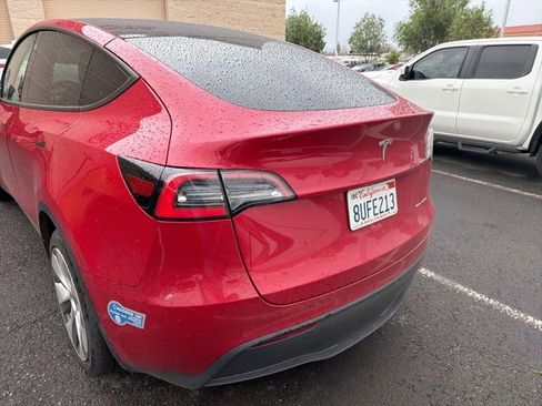 Used 2021 Tesla Model Y Long Range image 12