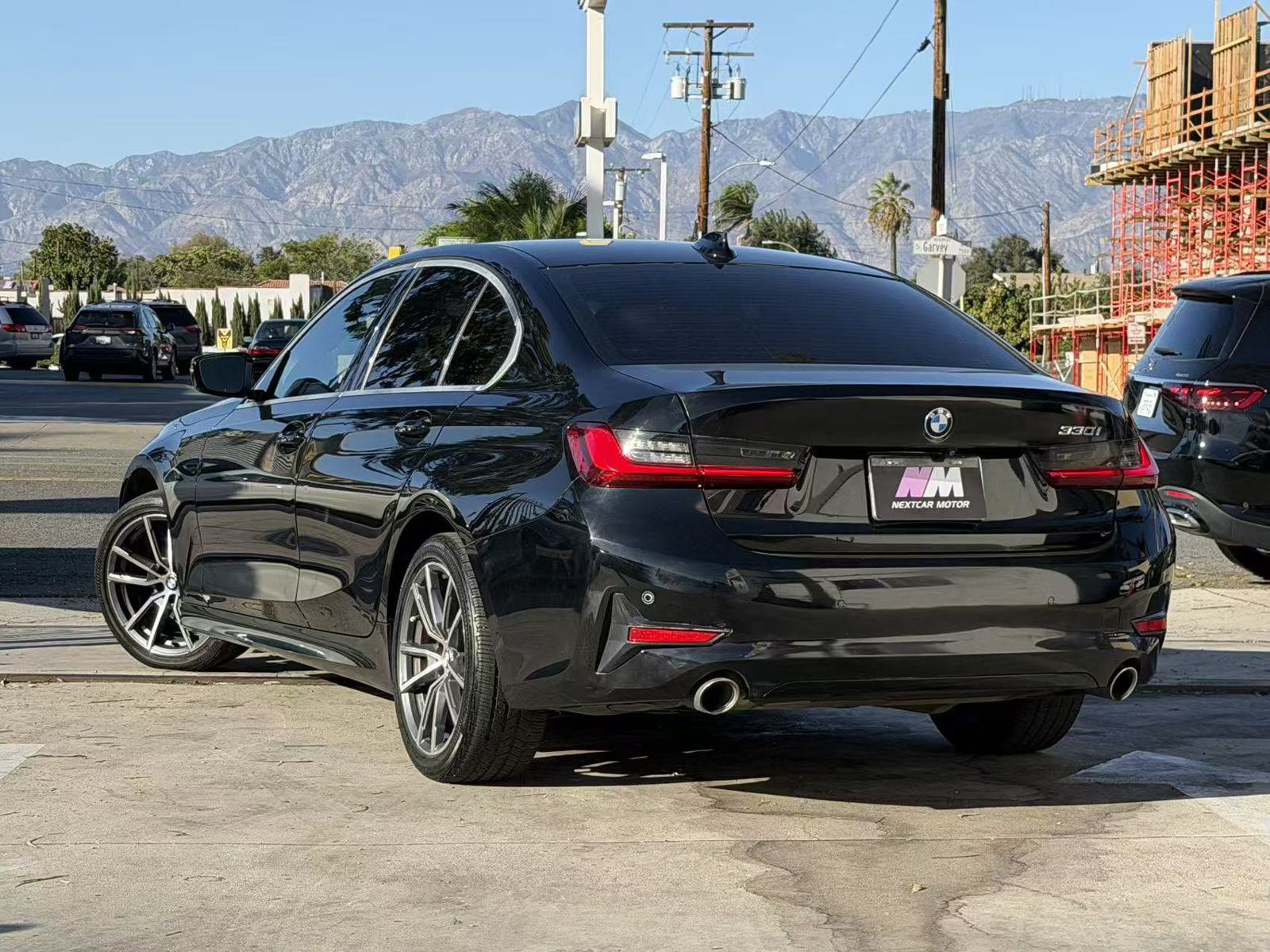 Used 2022 BMW 330i Sedan w/ Convenience Package RWD image 5