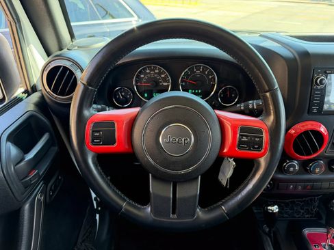 Used 2015 Jeep Wrangler Unlimited Sport w/ Quick Order Package 24S AWD/4WD image 11
