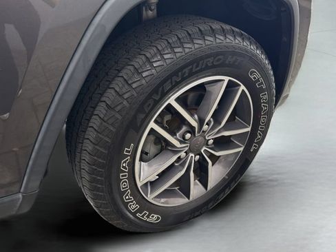 Used 2019 Jeep Grand Cherokee Limited AWD/4WD image 12
