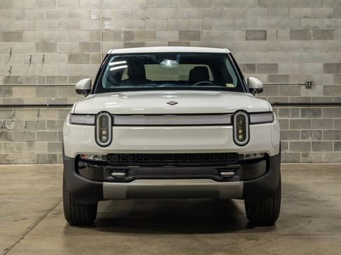 Used 2022 Rivian R1T Adventure AWD/4WD image 2