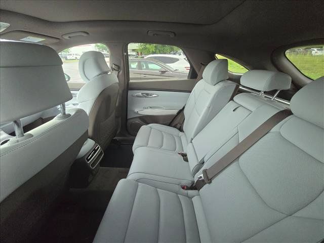 Used 2026 Genesis GV70 2.5T Advanced AWD/4WD image 5