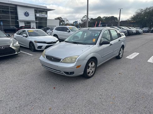 Used 2005 Ford Focus ZX4 Sedan image 13