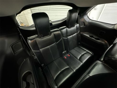 Used 2020 Nissan Pathfinder Platinum image 19