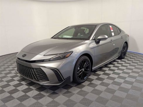 New 2026 Toyota Camry SE FWD image 2