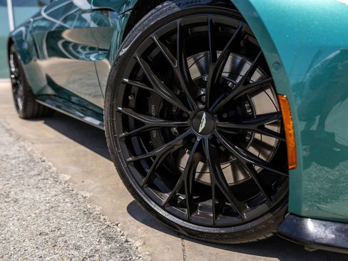 Used 2023 Aston Martin V8 Vantage Coupe RWD image 3