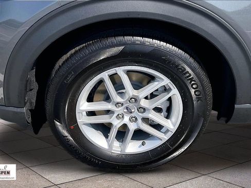 New 2026 Ford Explorer Active RWD image 11