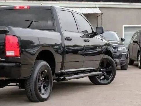 Used 2018 RAM 1500 Express w/ Black Ram 1500 Express Group image 12