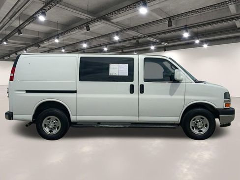 Used 2021 Chevrolet Express 2500 w/ Driver Convenience Package RWD image 17
