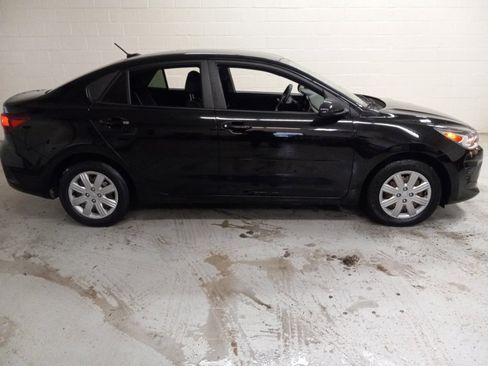 Used 2021 Kia Rio LX image 2