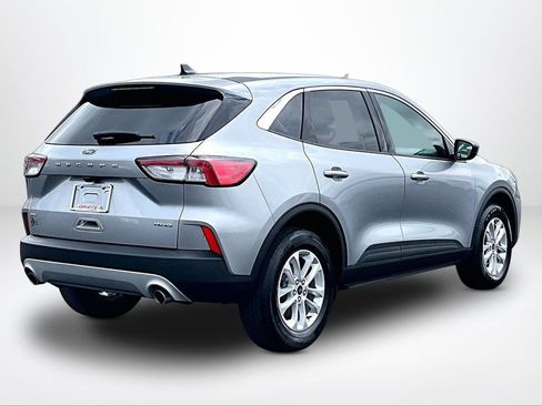 Used 2022 Ford Escape SE w/ Cold Weather Package AWD/4WD image 2