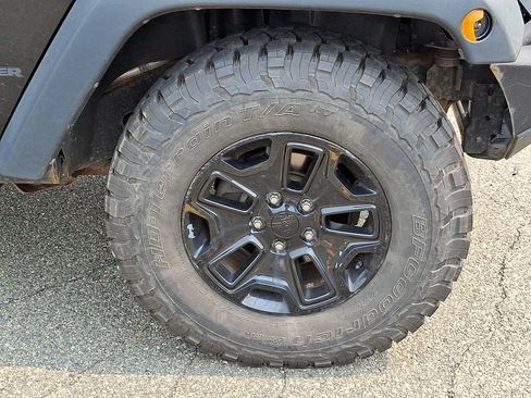 Used 2015 Jeep Wrangler Sport AWD/4WD image 9