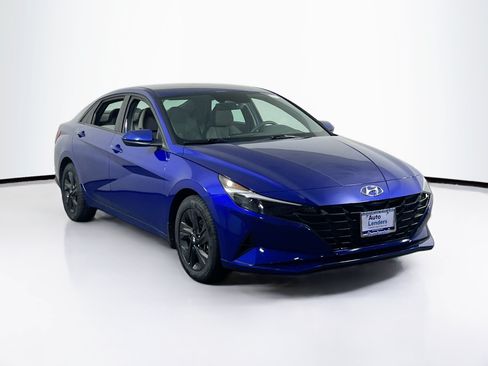 Used 2023 Hyundai Elantra SEL FWD image 3