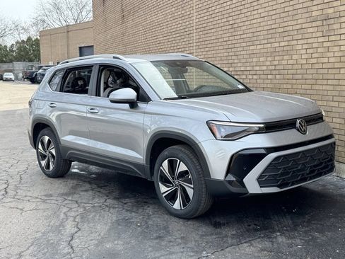 New 2026 Volkswagen Taos SE AWD/4WD image 5