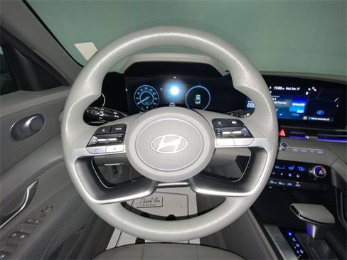 Used 2024 Hyundai Elantra SEL image 14