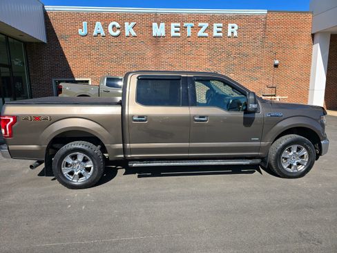 Used 2017 Ford F150 XLT w/ Equipment Group 302A Luxury image 8