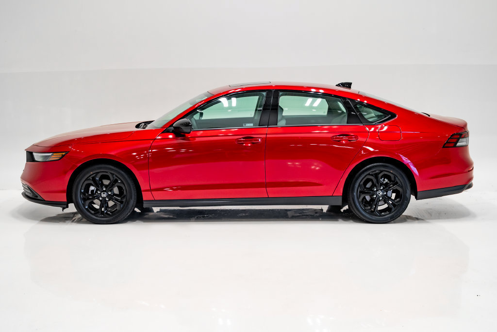 Used 2025 Honda Accord SE image 2
