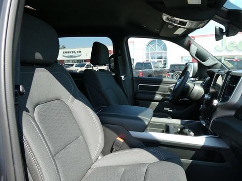 New 2026 RAM 1500 Big Horn AWD/4WD image 9