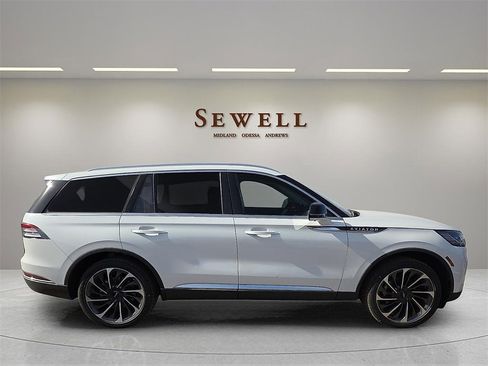 New 2026 Lincoln Aviator Reserve image 5