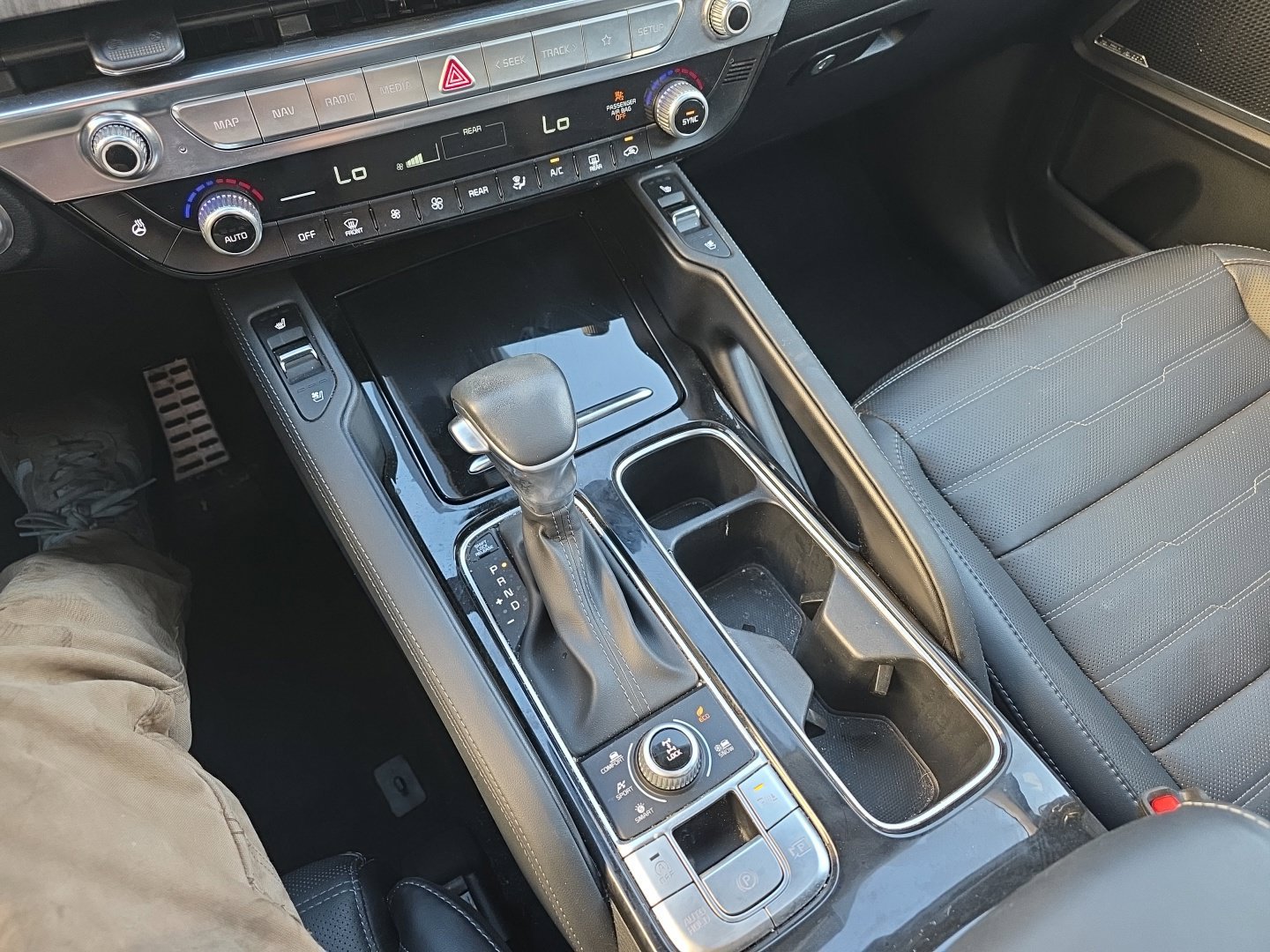 Used 2024 Kia Telluride SX Prestige AWD/4WD image 16