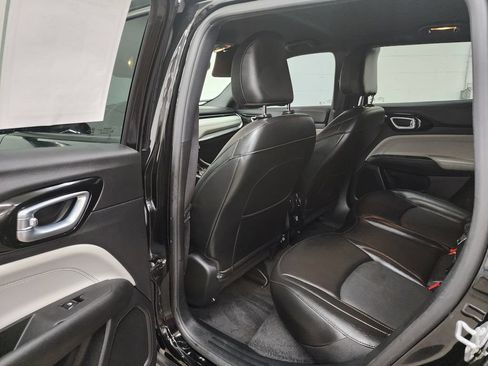 Used 2023 Jeep Compass Limited AWD/4WD image 23