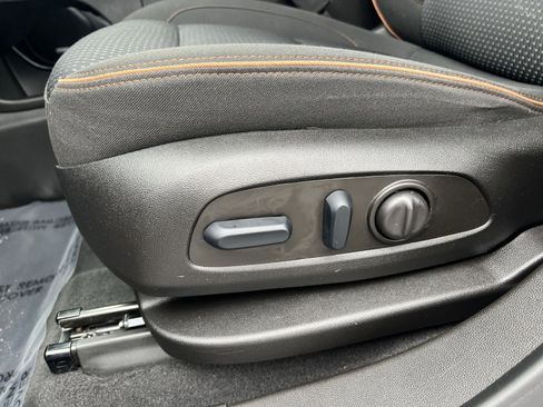 Used 2023 GMC Acadia AT4 image 14