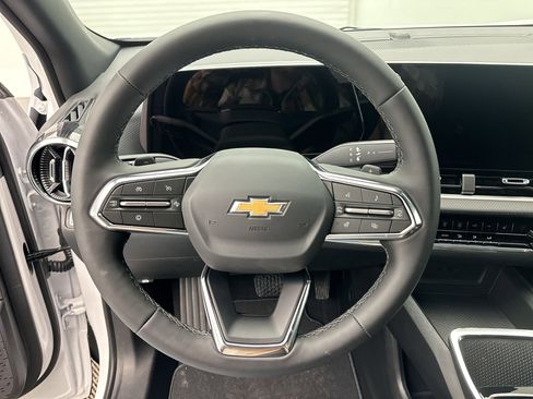 New 2026 Chevrolet Equinox LT w/ Safety and Technology Package image 17