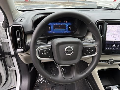 Used 2023 Volvo XC40 B5 Plus w/ Climate Package AWD/4WD image 18