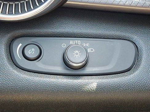 Used 2025 Chevrolet Trax ACTIV FWD image 26