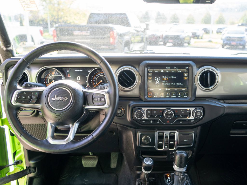 Used 2018 Jeep Wrangler Unlimited Sahara AWD/4WD image 13