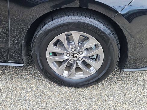 Used 2023 Toyota Sienna XLE w/ XLE Plus Package AWD/4WD image 10