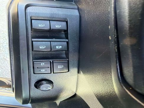 Used 2020 Toyota Tacoma SR w/ SR Convenience Package RWD image 18