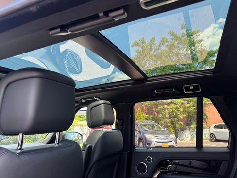Used 2019 Land Rover Range Rover Supercharged image 24