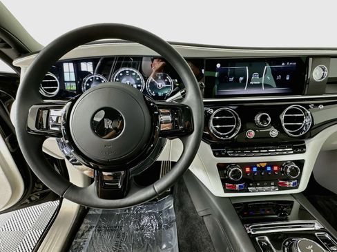 Certified 2022 Rolls-Royce Ghost AWD/4WD image 12