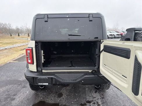 Certified 2025 Ford Bronco Badlands image 9