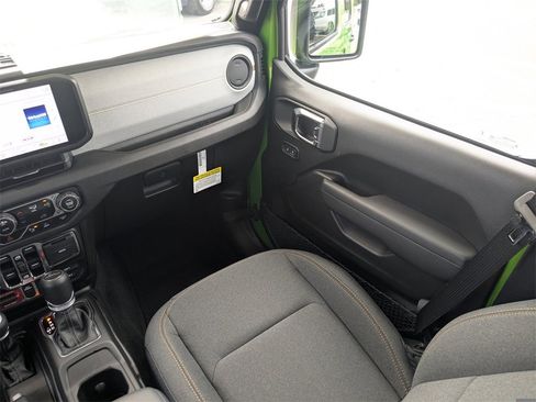 New 2025 Jeep Gladiator Willys image 17