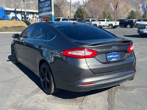 Used 2016 Ford Fusion SE FWD image 13
