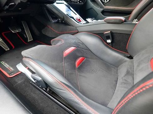 Used 2022 Lamborghini Huracan EVO image 60