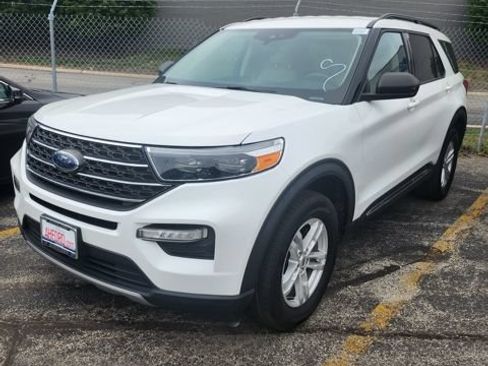 Used 2023 Ford Explorer XLT w/ Equipment Group 202A AWD/4WD image 7