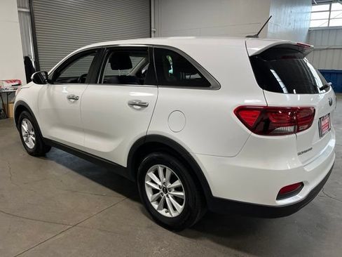Used 2019 Kia Sorento FWD image 5