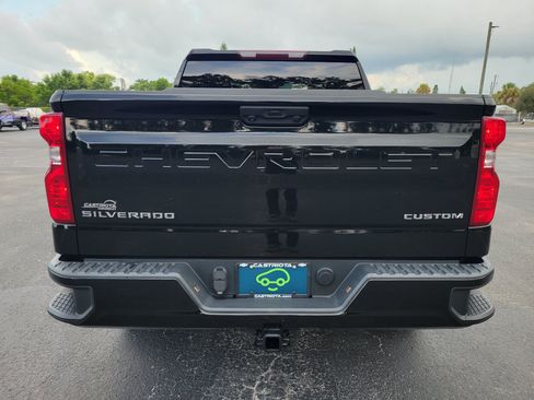 Certified 2022 Chevrolet Silverado 1500 Custom RWD image 6