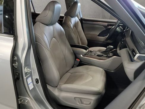 Used 2022 Toyota Highlander Limited AWD/4WD image 41